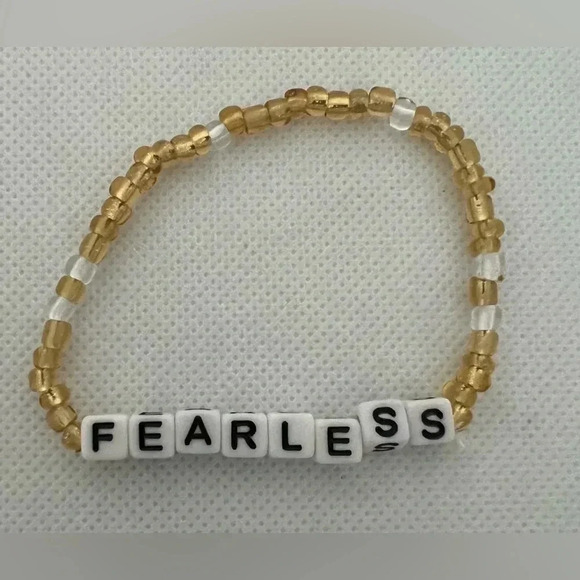 SET: Girls beaded bracelets. Taylor Swift on each bracelet. 11 bracelets. - Picture 6 of 13